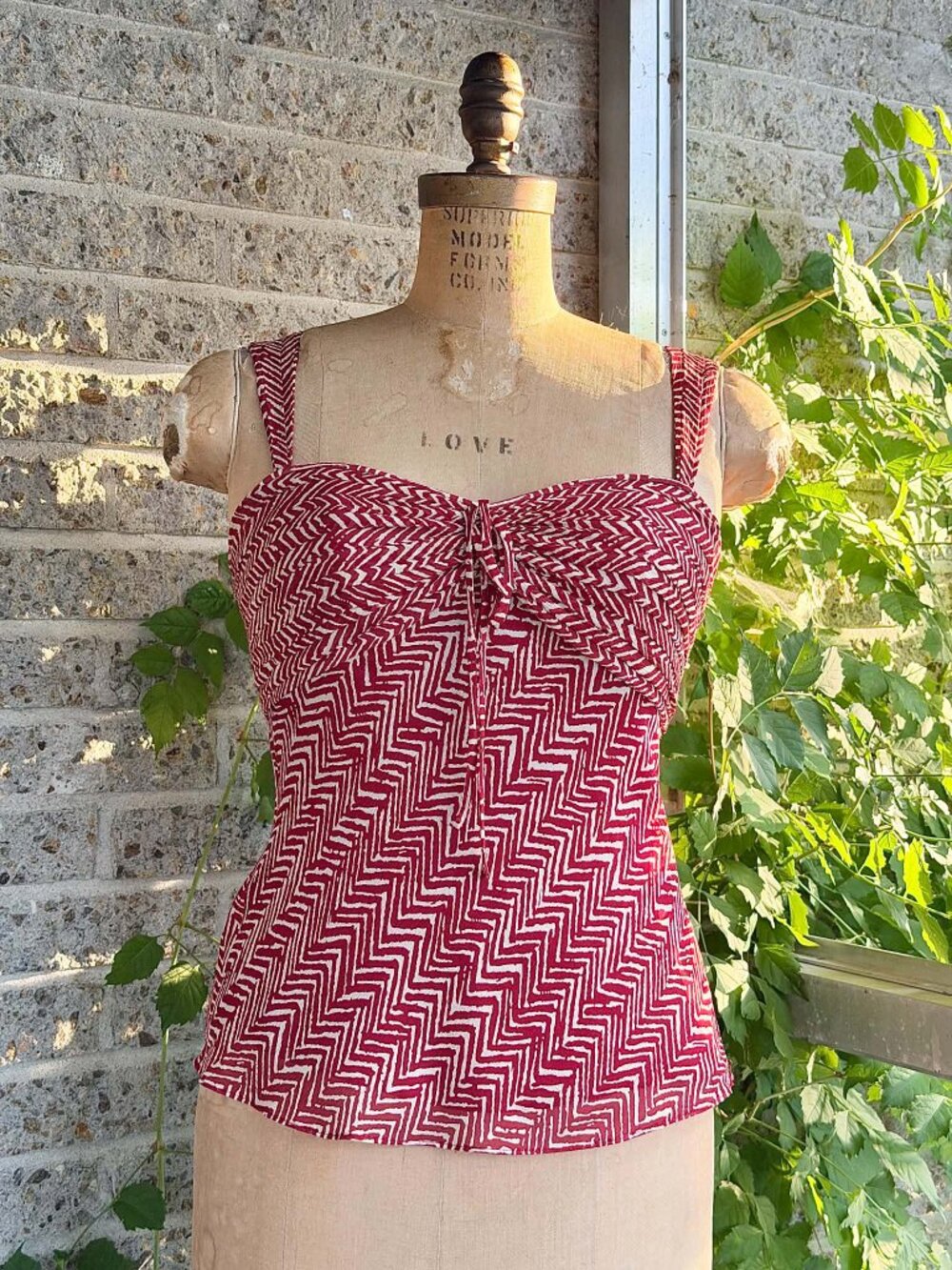 Ann Taylor 6P Burgundy Beige Chevron Silk Camisole Y2K Top